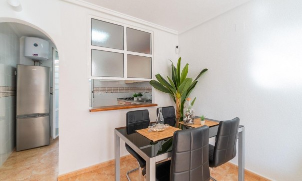Sale - Town house -
Torrevieja - El limonar