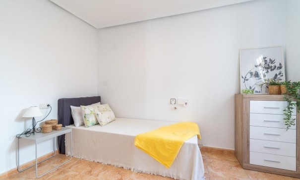 Sale - Town house -
Torrevieja - El limonar