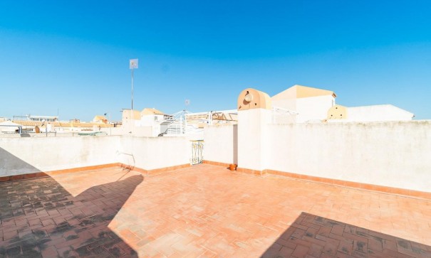 Sale - Town house -
Torrevieja - El limonar