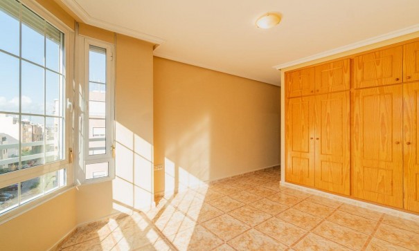 Herverkoop - Apartement Flat -
Torrevieja - Centro