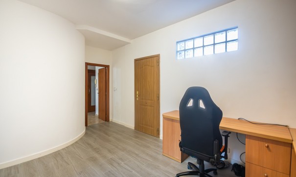 Herverkoop - Vrijstaande Villa -
Orihuela - Benferri