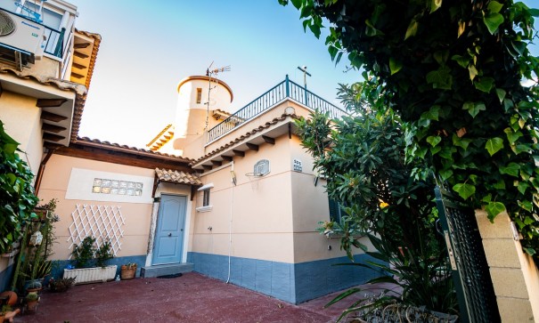 Herverkoop - Vrijstaande Villa -
Orihuela - Benferri