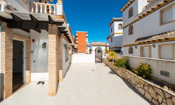 Herverkoop - Vrijstaande Villa -
Torrevieja - La Mata