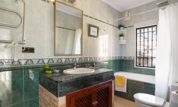 Herverkoop - Vrijstaande Villa -
Orihuela Costa - La Florida