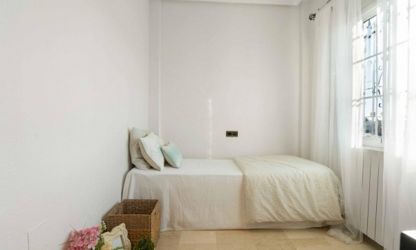 Herverkoop - Vrijstaande Villa -
Orihuela Costa - La Florida