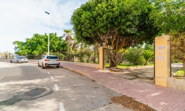 Herverkoop - Vrijstaande Villa -
Torrevieja - Los altos