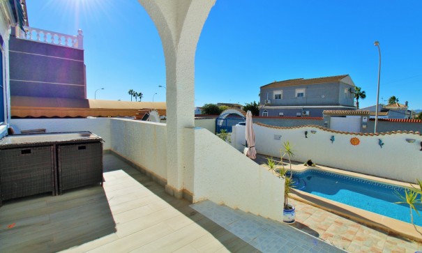 Återförsäljning - Fristående villa -
Torrevieja - El chaparral