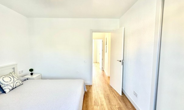 Videresalg - Byhus -
Torrevieja - Estacion de autobuses