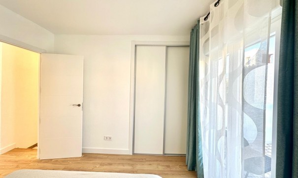 Videresalg - Byhus -
Torrevieja - Estacion de autobuses