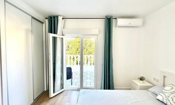 Videresalg - Byhus -
Torrevieja - Estacion de autobuses