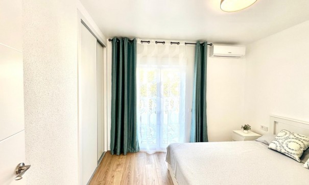 Videresalg - Byhus -
Torrevieja - Estacion de autobuses