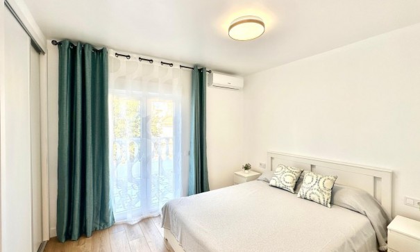 Videresalg - Byhus -
Torrevieja - Estacion de autobuses