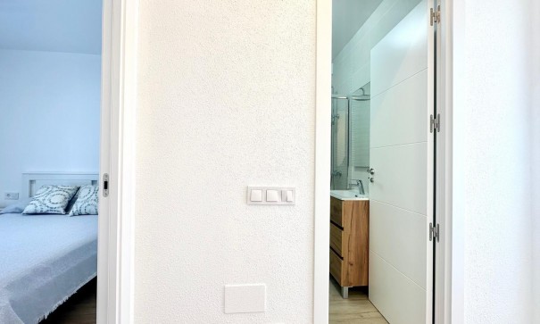 Videresalg - Byhus -
Torrevieja - Estacion de autobuses