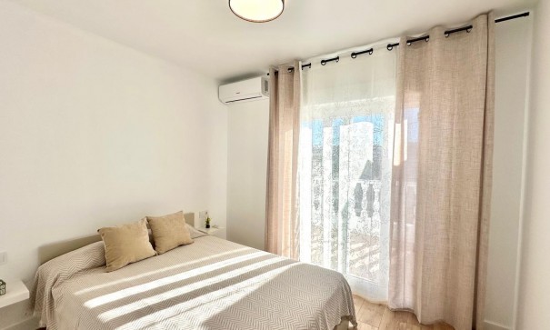 Videresalg - Byhus -
Torrevieja - Estacion de autobuses