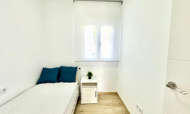 Videresalg - Byhus -
Torrevieja - Estacion de autobuses