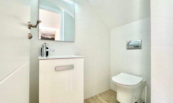 Videresalg - Byhus -
Torrevieja - Estacion de autobuses