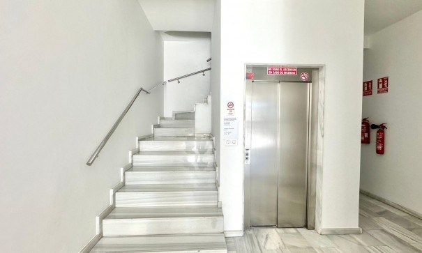 Revente - Appartement -
Torrevieja - torrevieja