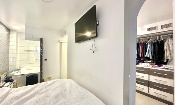 Revente - Appartement -
Torrevieja - torrevieja