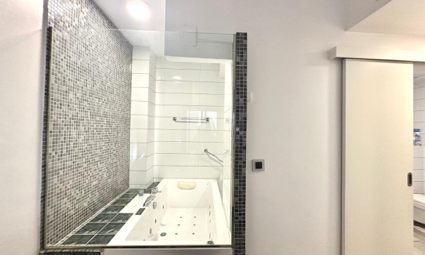 Revente - Appartement -
Torrevieja - torrevieja