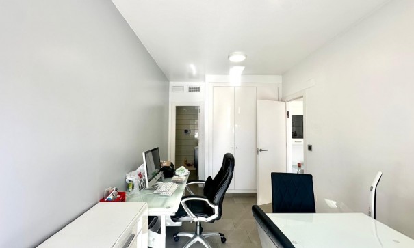 Revente - Appartement -
Torrevieja - torrevieja