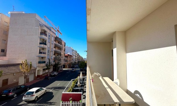 Revente - Appartement -
Torrevieja - torrevieja
