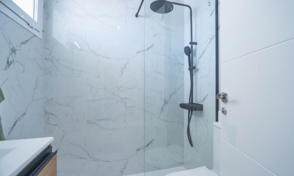 Revente - Appartement -
Torrevieja - La veleta