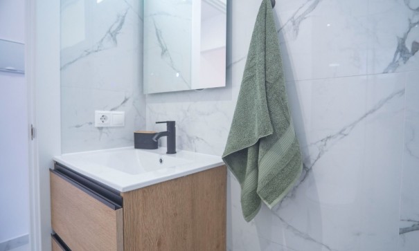 Revente - Appartement -
Torrevieja - La veleta