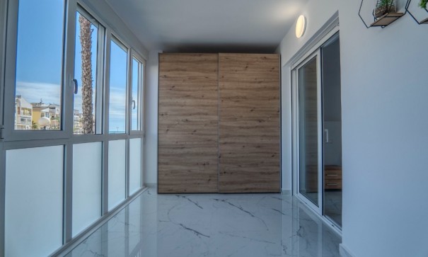 Revente - Appartement -
Torrevieja - La veleta