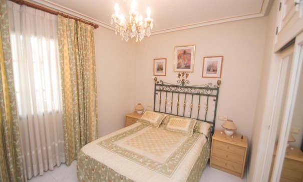 Revente - Appartement -
Torrevieja - La veleta