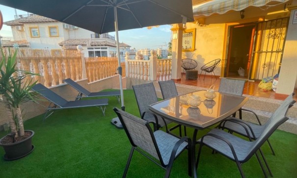 Sprzedaż - Dom miejski -
Orihuela Costa - Villamartín