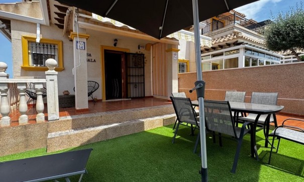 Sprzedaż - Dom miejski -
Orihuela Costa - Villamartín