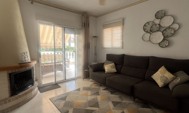 Herverkoop - Vrijstaande Villa -
Algorfa - Montemar