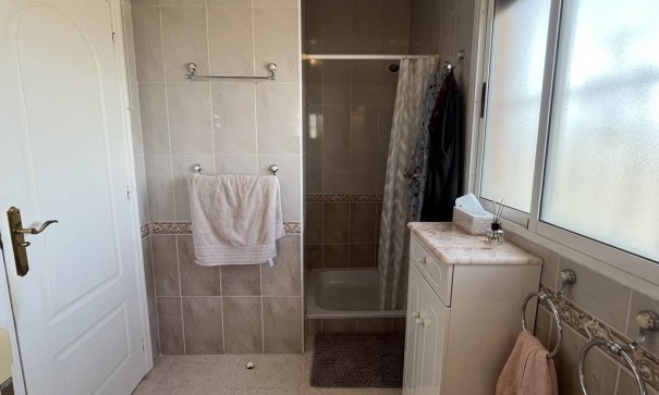 Herverkoop - Vrijstaande Villa -
Algorfa - Montemar