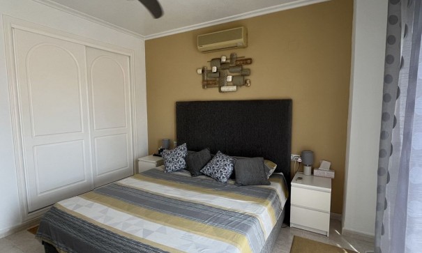 Herverkoop - Vrijstaande Villa -
Algorfa - Montemar