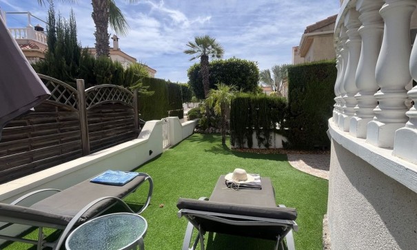 Herverkoop - Vrijstaande Villa -
Algorfa - Montemar