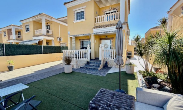 Resale - Freistehende Villa -
Guardamar del Segura - EL RASO