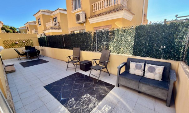 Resale - Freistehende Villa -
Guardamar del Segura - EL RASO