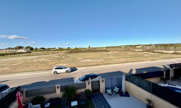 Resale - Freistehende Villa -
Guardamar del Segura - EL RASO