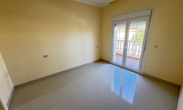 Herverkoop - Vrijstaande Villa -
Cabo Roig