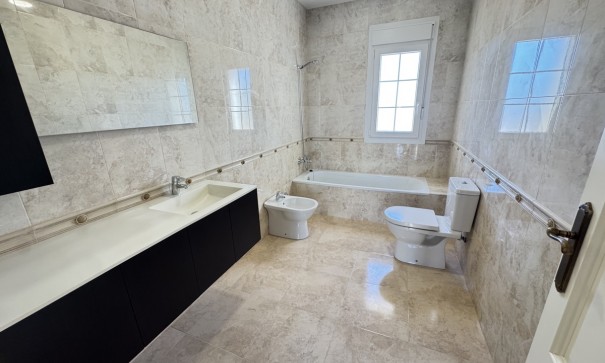 Herverkoop - Vrijstaande Villa -
Cabo Roig