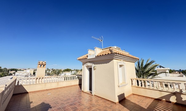 Herverkoop - Vrijstaande Villa -
Cabo Roig