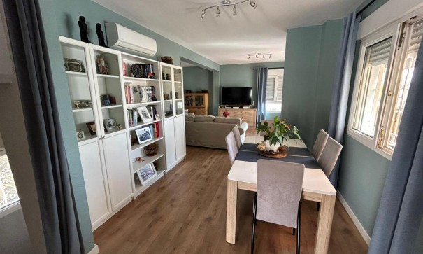 Videresalg - Fritliggende villa -
San Miguel de Salinas