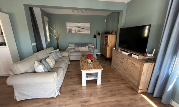 Videresalg - Fritliggende villa -
San Miguel de Salinas