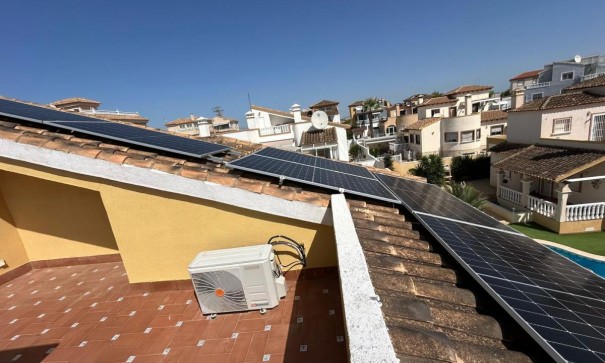 Videresalg - Fritliggende villa -
San Miguel de Salinas