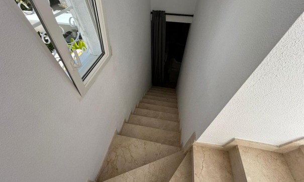 Videresalg - Fritliggende villa -
San Miguel de Salinas