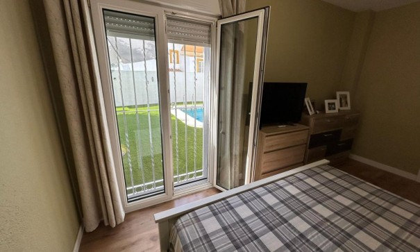 Videresalg - Fritliggende villa -
San Miguel de Salinas