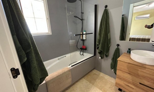 Videresalg - Fritliggende villa -
San Miguel de Salinas