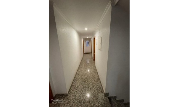 Revente - Appartement -
Pinoso - Pinoso Alicante