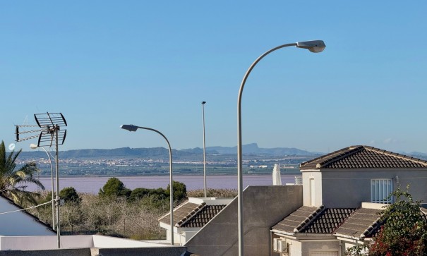 Återförsäljning - Villa i parhus -
Torrevieja - El chaparral