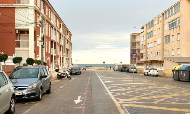 Videresalg - Lejlighed lejlighed -
Torrevieja - La Mata pueblo